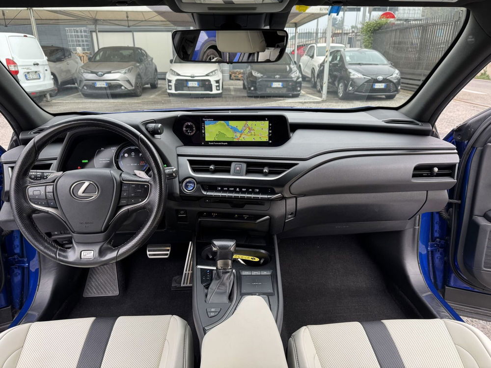 Lexus UX usata a Como (8)