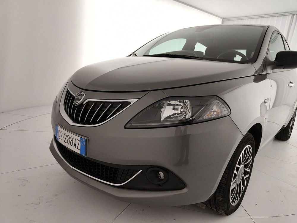 Lancia Ypsilon usata a Caserta (11)