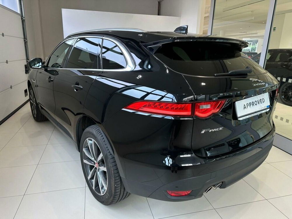 Jaguar F-Pace usata a Varese (2)