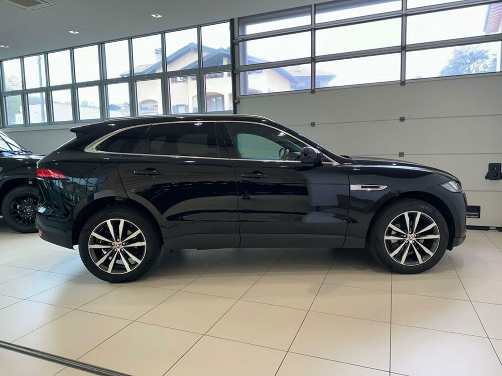 Jaguar F-Pace usata a Varese (4)