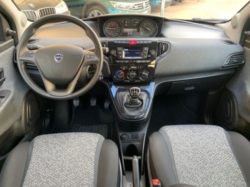 Lancia Ypsilon usata a Trapani (16)