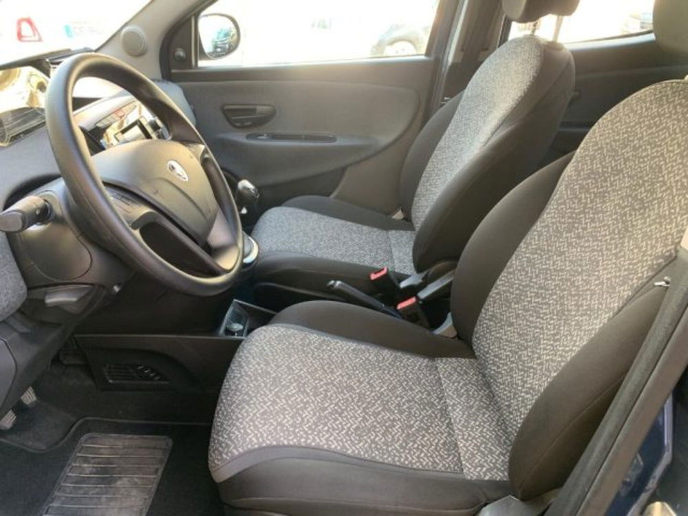 Lancia Ypsilon usata a Trapani (17)