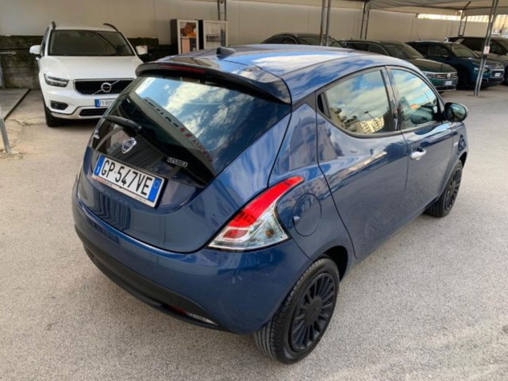 Lancia Ypsilon usata a Trapani (6)