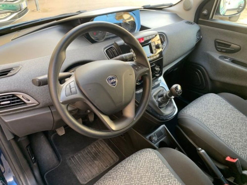 Lancia Ypsilon usata a Trapani (8)