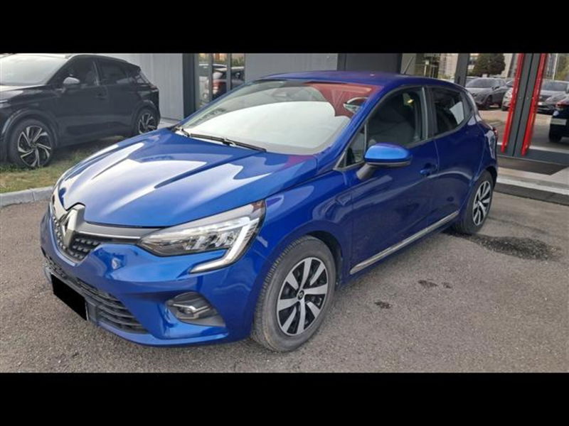 Renault Clio 1.6 E Tech full hybrid 145cv Techno qstomize van del 2021 usata a Asti