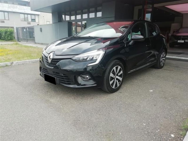 Renault Clio 1.6 E Tech full hybrid 145cv Techno qstomize van del 2021 usata a Asti