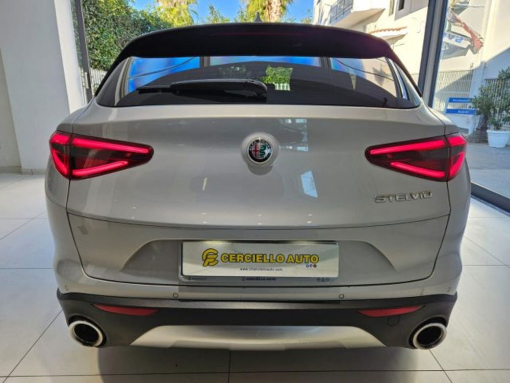 Alfa Romeo Stelvio usata a Napoli (12)