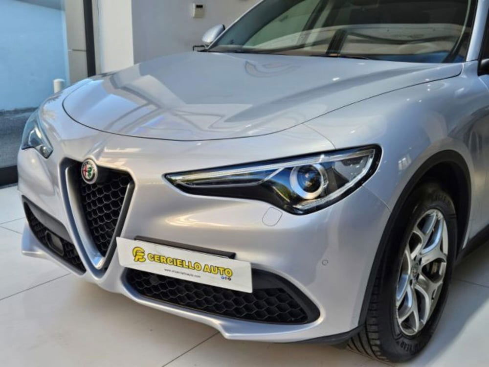 Alfa Romeo Stelvio usata a Napoli (3)