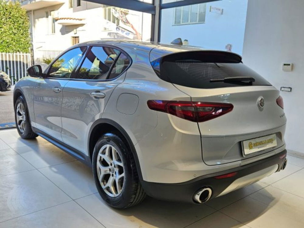 Alfa Romeo Stelvio usata a Napoli (4)