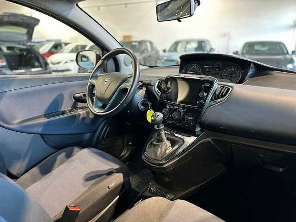 Lancia Ypsilon usata a Venezia (12)