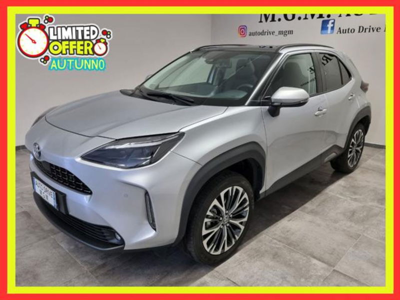 Toyota Yaris Cross 1.5 Hybrid 5p. E-CVT Lounge del 2023 usata a Erba