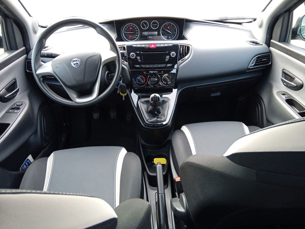 Lancia Ypsilon usata a Modena (10)