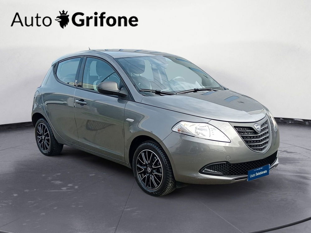 Lancia Ypsilon usata a Modena (7)