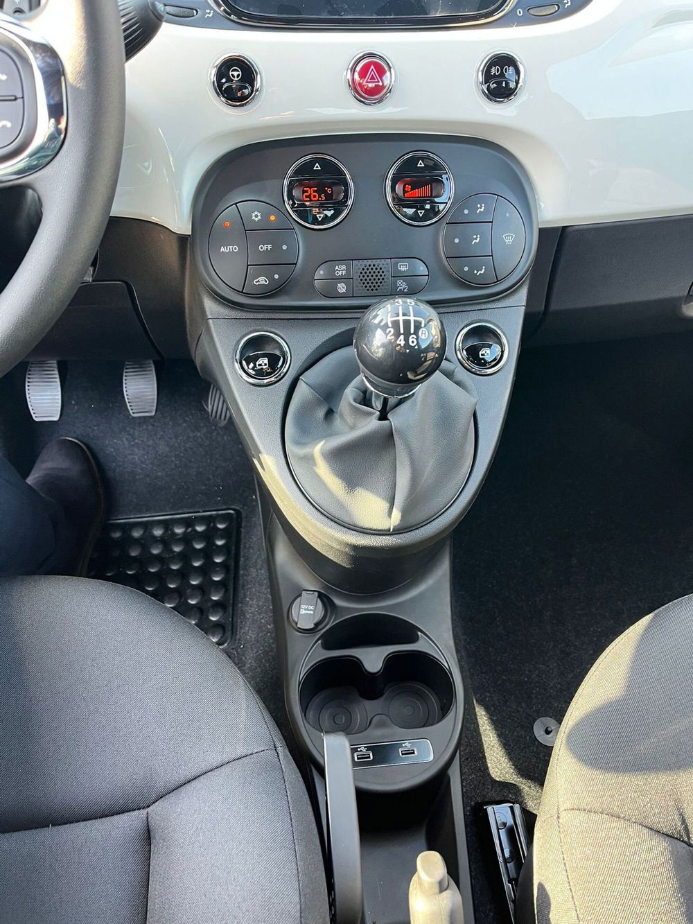 Fiat 500C Cabrio nuova a Milano (18)