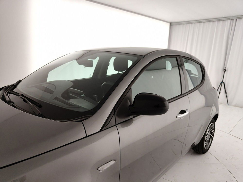 Lancia Ypsilon usata a Caserta (14)