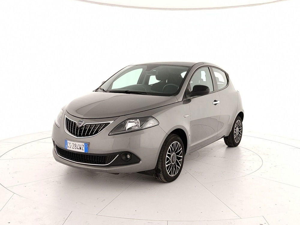 Lancia Ypsilon usata a Caserta (3)