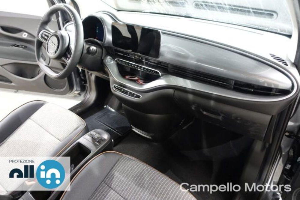 Fiat 500e nuova a Venezia (15)