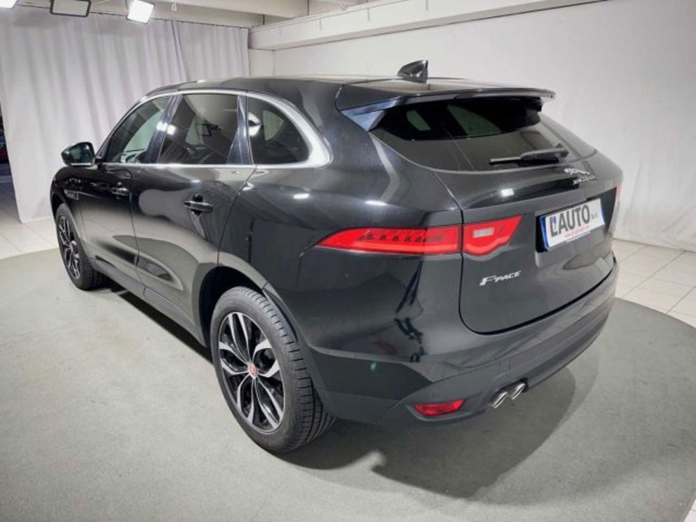 Jaguar F-Pace usata a Sondrio (3)