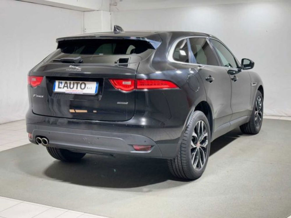 Jaguar F-Pace usata a Sondrio (5)