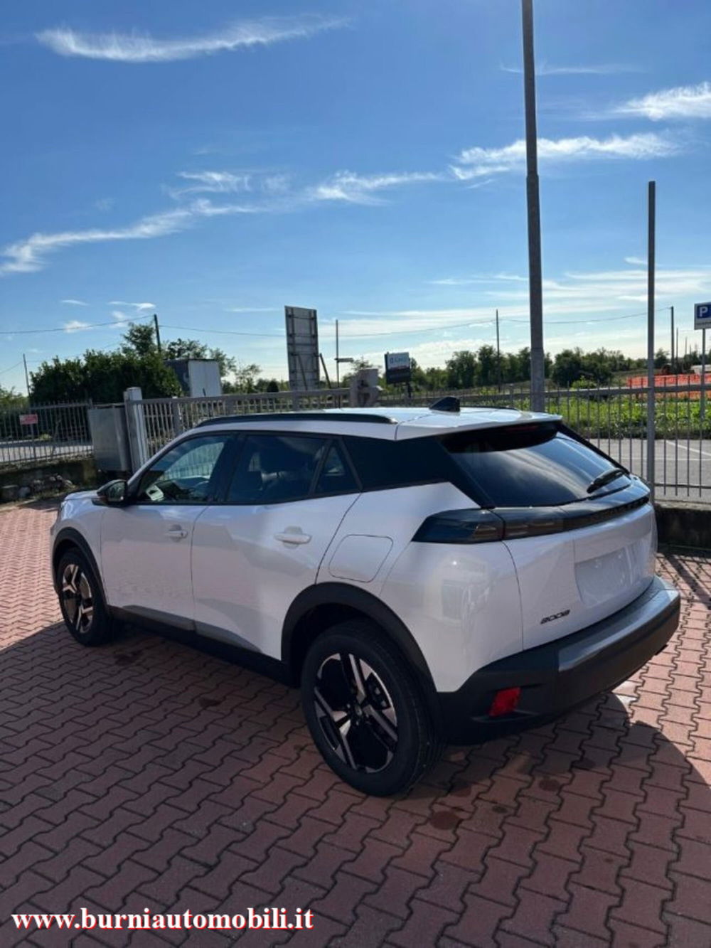 Peugeot 2008 nuova a Milano (5)