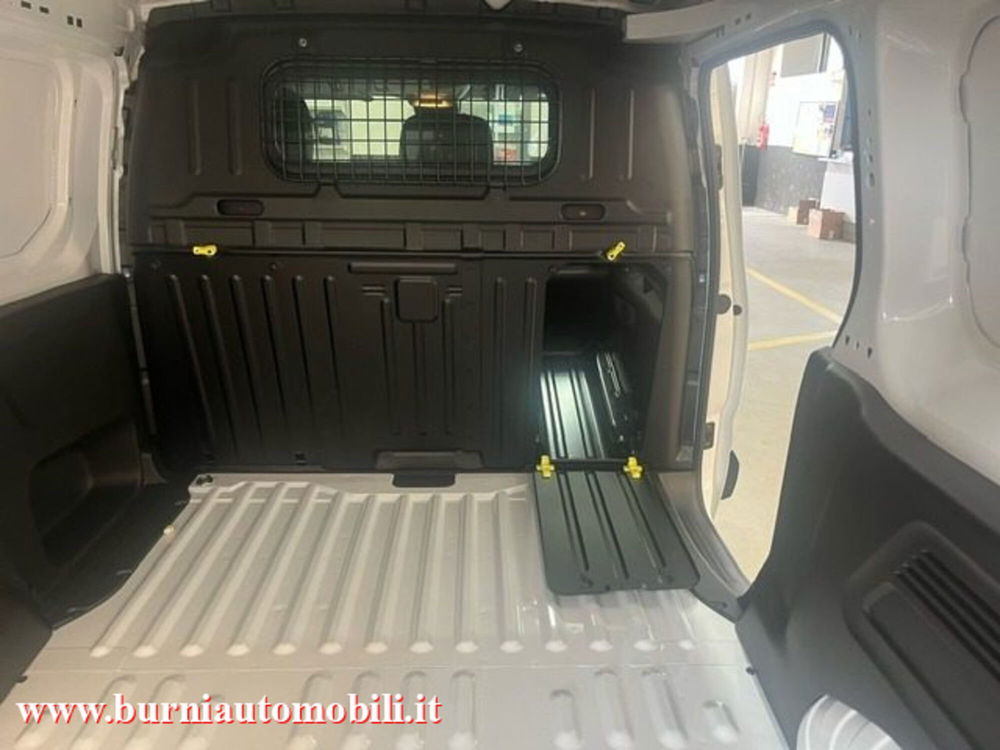 Toyota Proace City nuova a Milano (12)