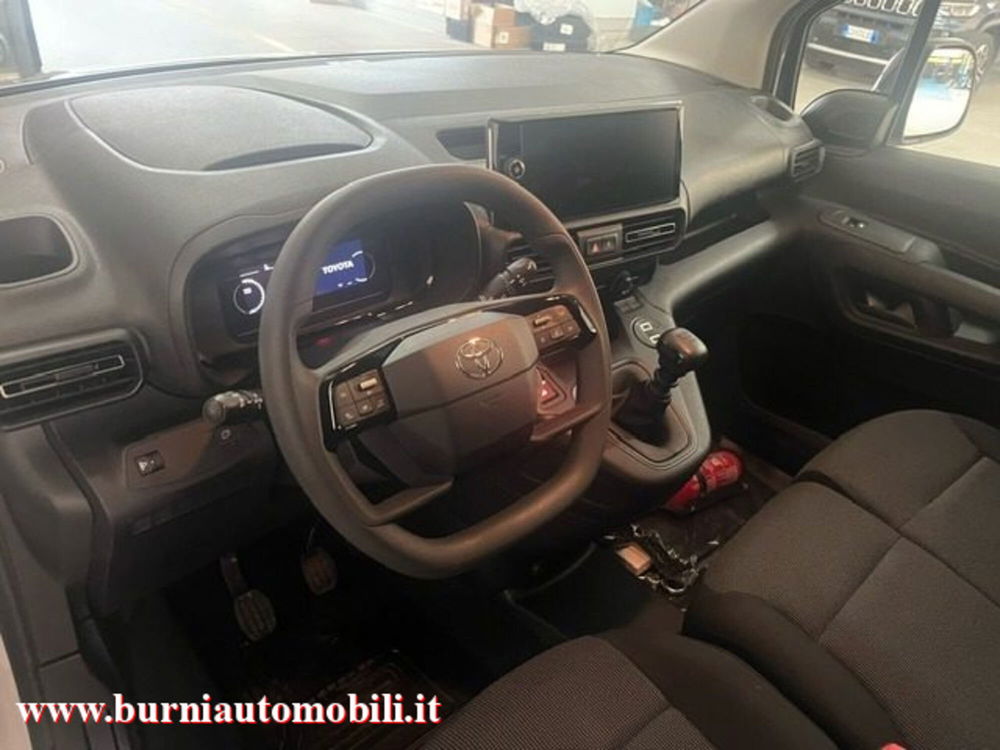 Toyota Proace City nuova a Milano (7)