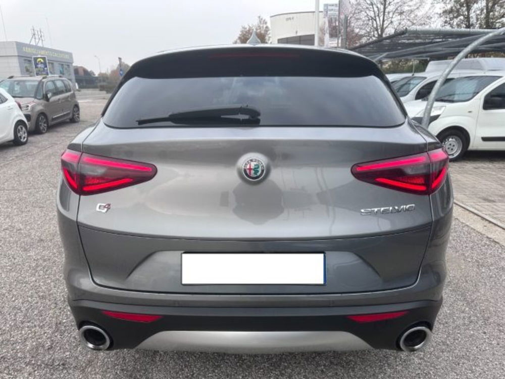 Alfa Romeo Stelvio usata a Lodi (4)