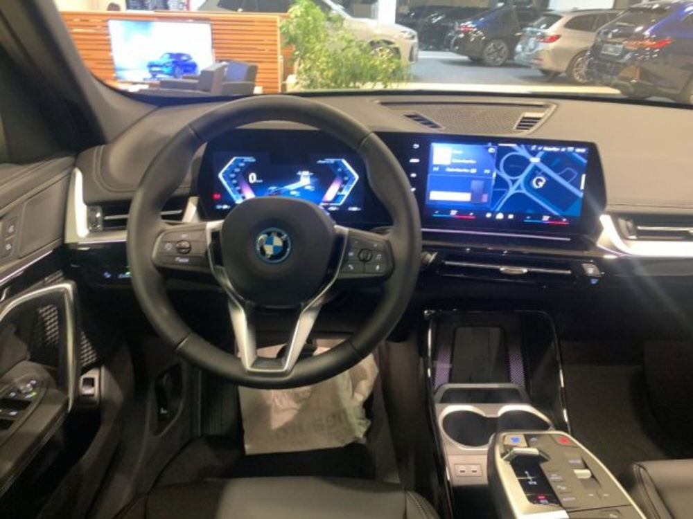 BMW iX1 nuova a Lecce (14)