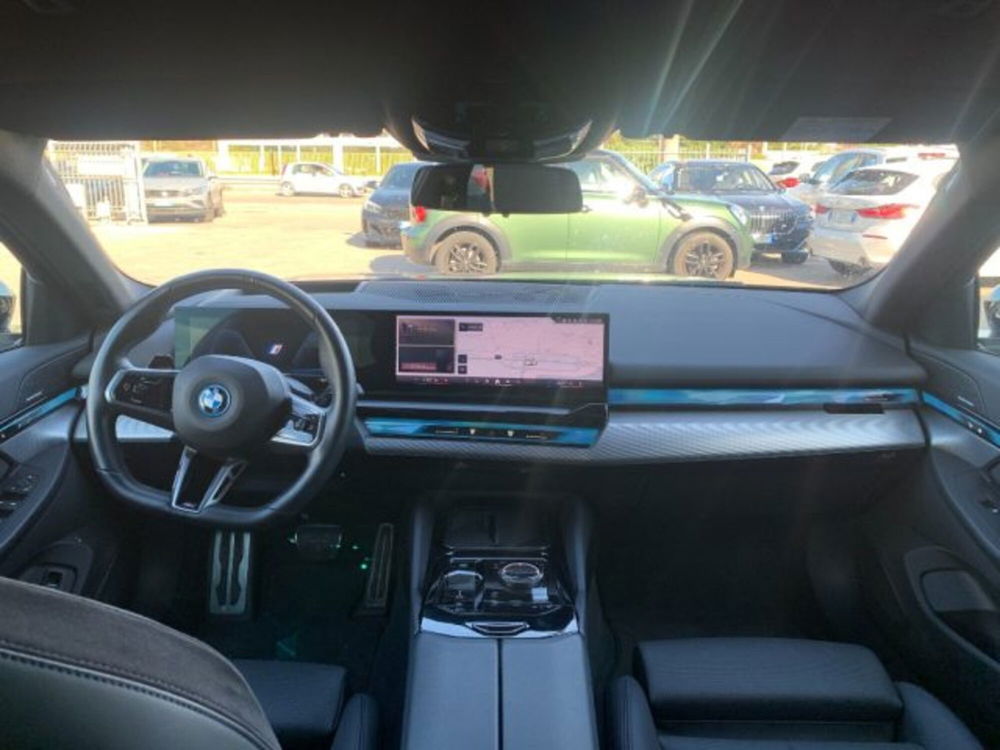 BMW i5 Touring usata a Lecce (13)