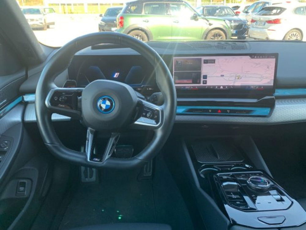 BMW i5 Touring usata a Lecce (14)