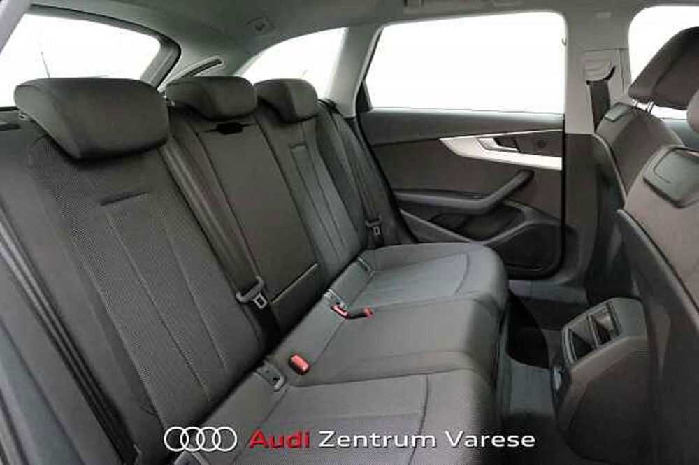 Audi A4 Avant nuova a Varese (8)