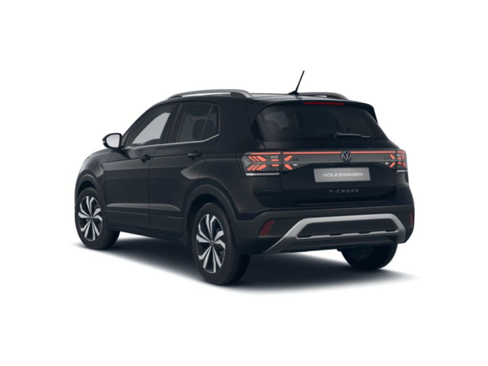 Volkswagen T-Cross nuova a Novara (3)