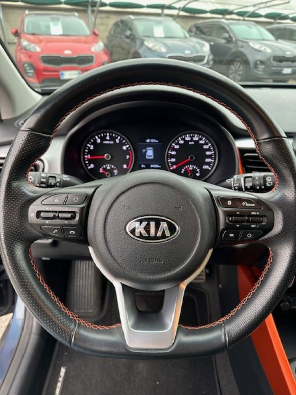 Kia Stonic usata a Novara (6)