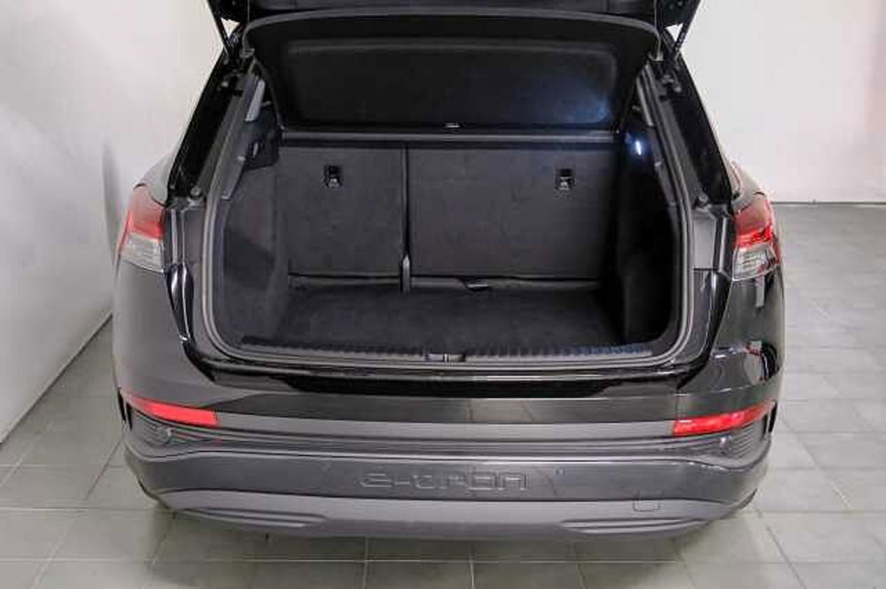 Audi Q4 Sportback usata a Catanzaro (10)