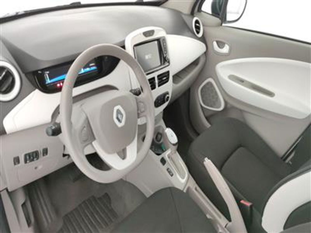 Renault Zoe usata a Bari (13)