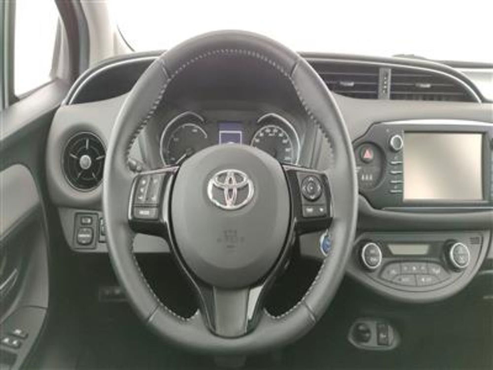 Toyota Yaris usata a Bari (15)