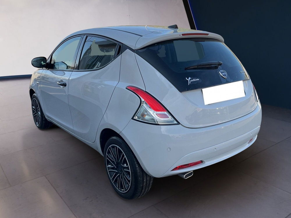 Lancia Ypsilon usata a Torino (6)