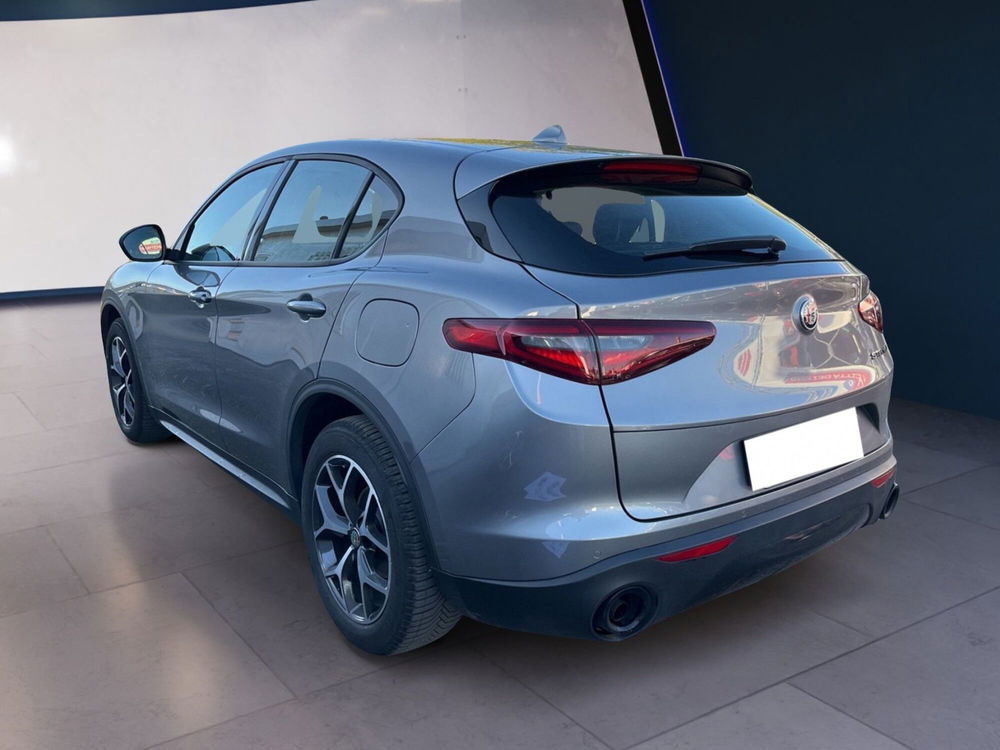 Alfa Romeo Stelvio usata a Torino (5)