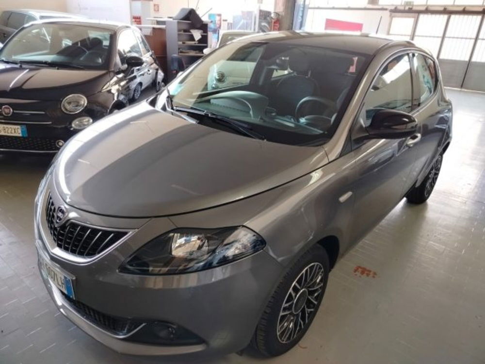 Lancia Ypsilon usata a Forlì-Cesena (12)