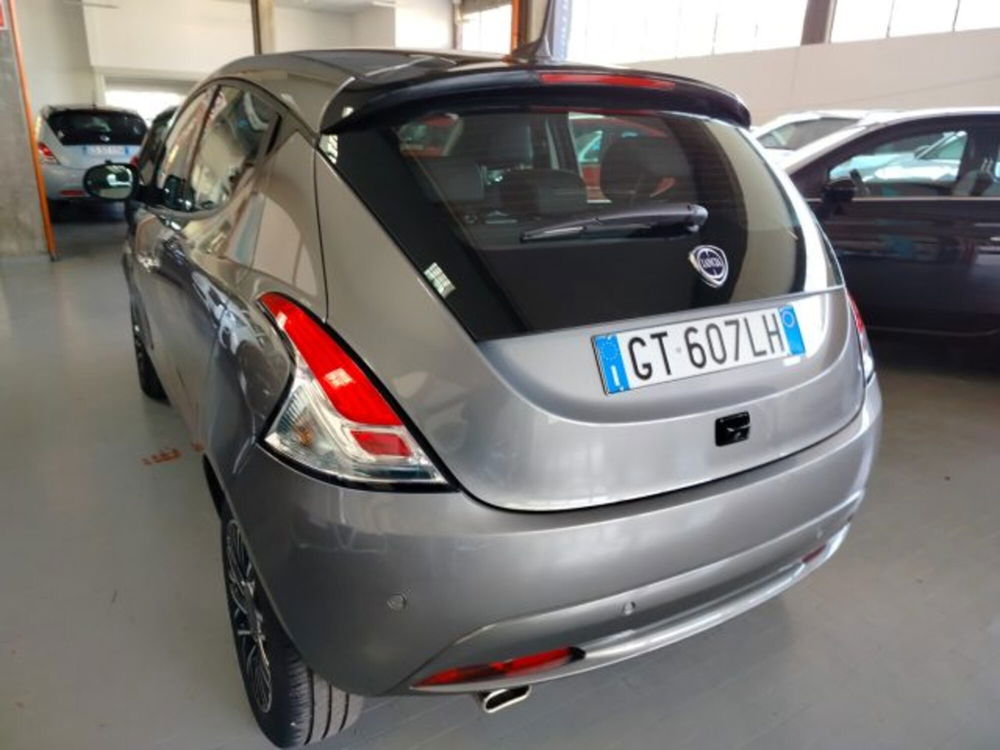 Lancia Ypsilon usata a Forlì-Cesena (6)