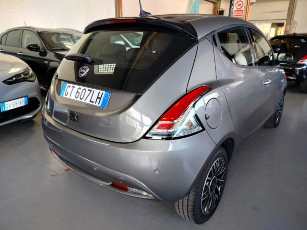 Lancia Ypsilon usata a Forlì-Cesena (8)