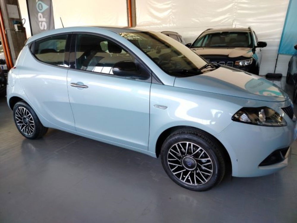 Lancia Ypsilon usata a Forlì-Cesena (6)