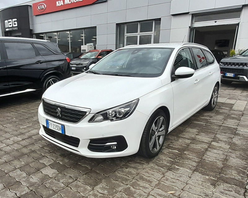 Peugeot 308 SW BlueHDi 130 S&amp;S Allure del 2019 usata a Rende