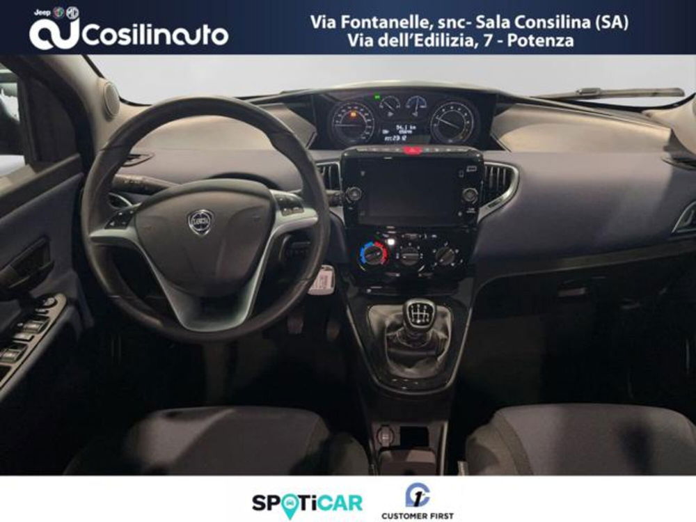 Lancia Ypsilon usata a Salerno (12)