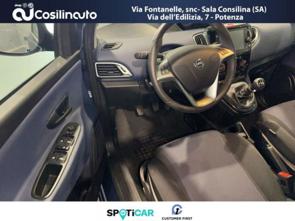 Lancia Ypsilon usata a Salerno (17)