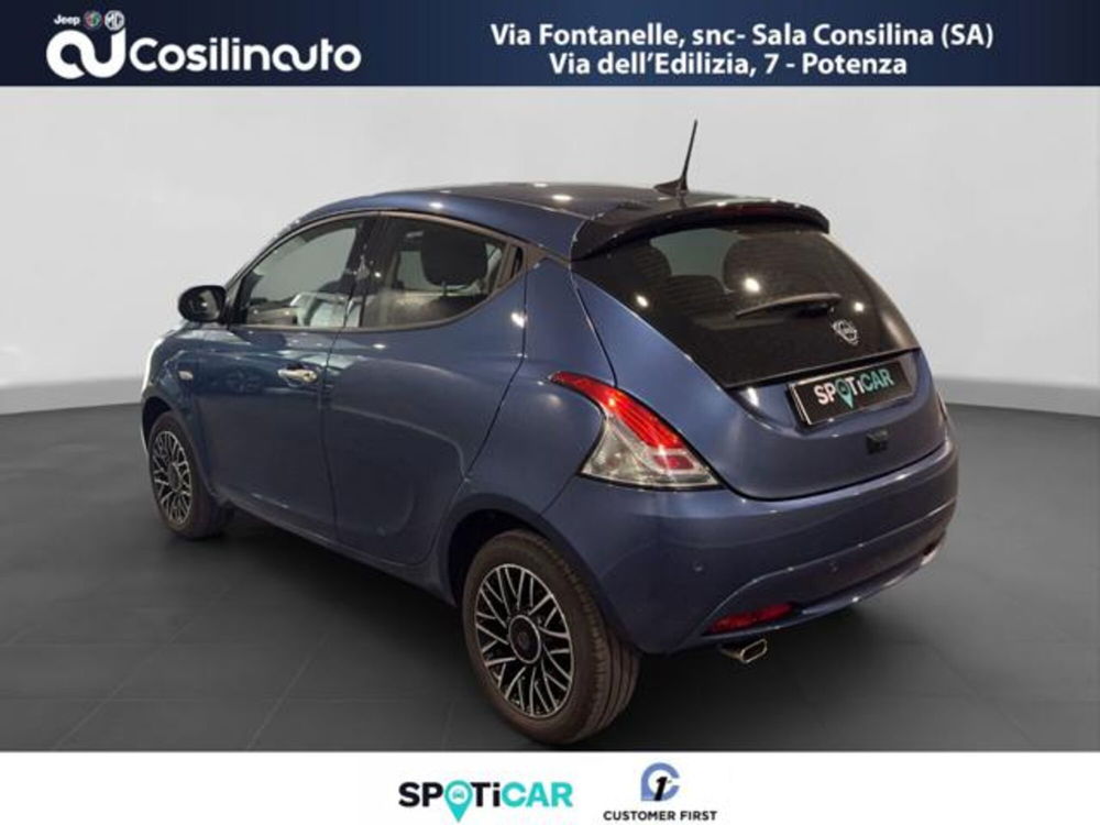 Lancia Ypsilon usata a Salerno (3)