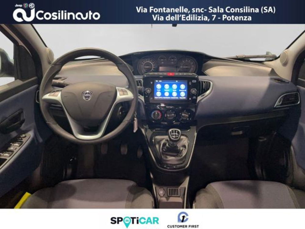 Lancia Ypsilon usata a Salerno (11)