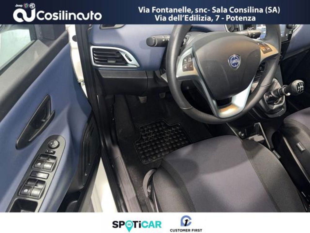 Lancia Ypsilon usata a Salerno (15)