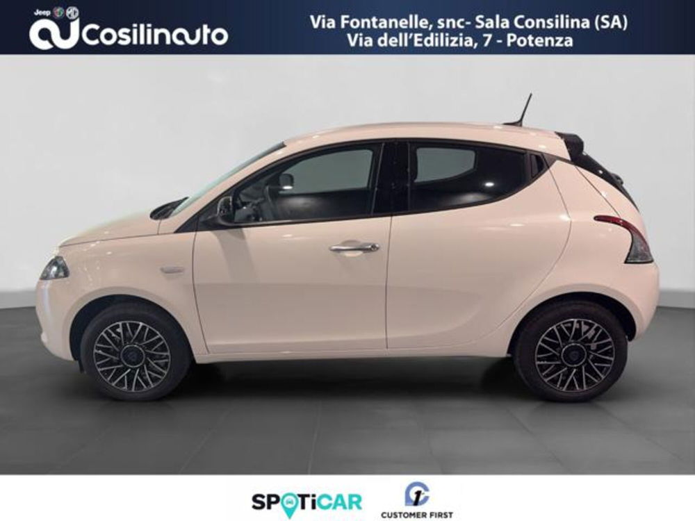 Lancia Ypsilon usata a Salerno (2)