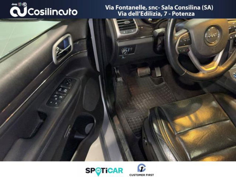 Jeep Grand Cherokee usata a Salerno (16)